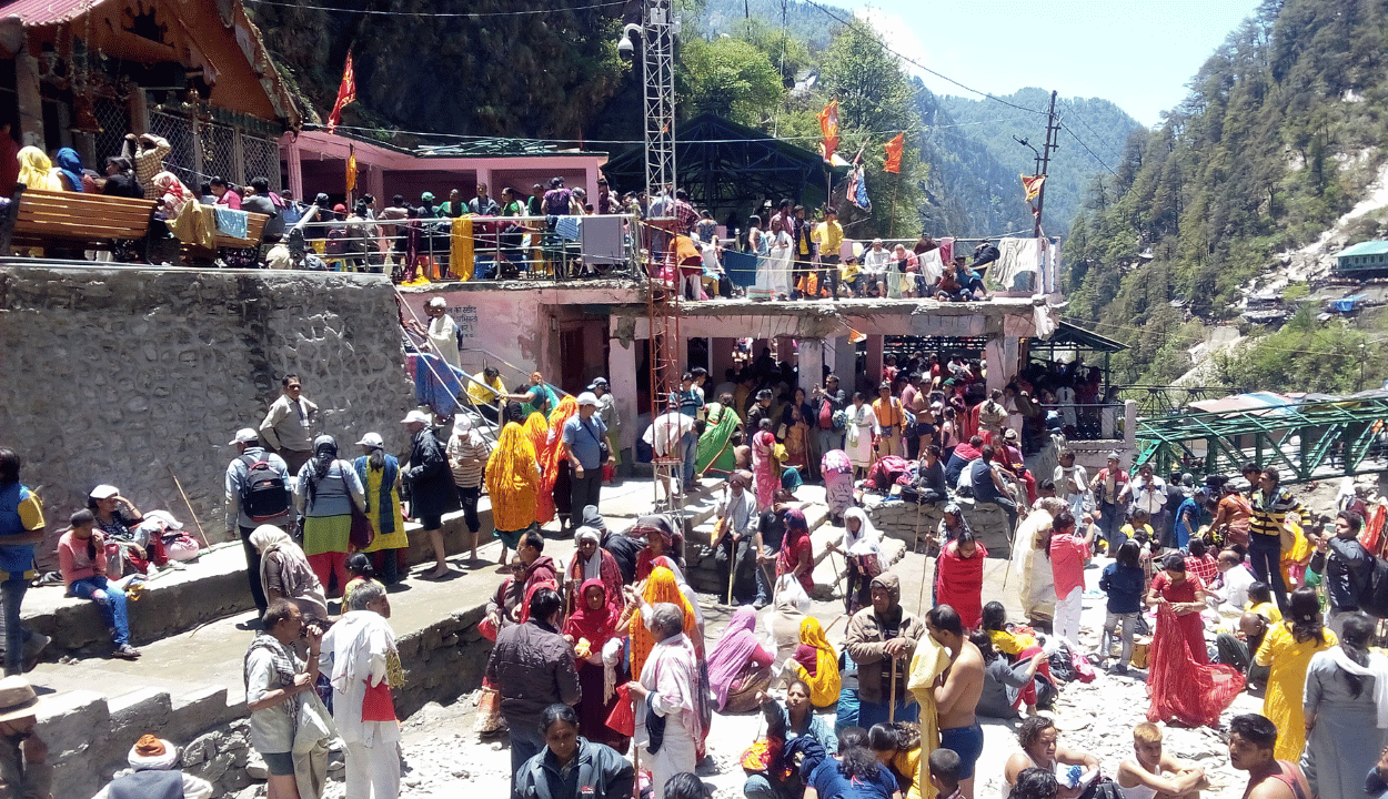 Char Dham yatra scenic banner