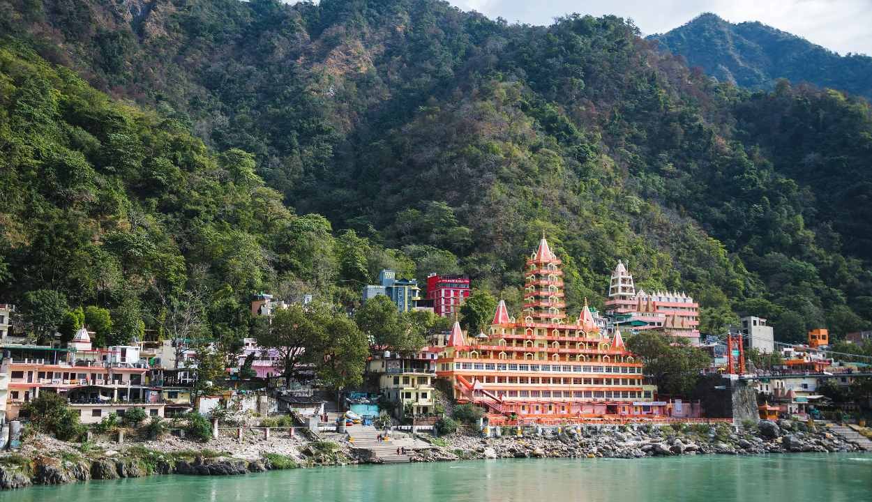 Char Dham yatra scenic banner